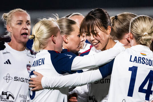 FC Rosengårds Momoko Tanikawa jublar