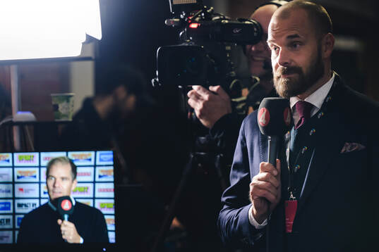 Sanny Lindström, kommentator på TV4 som får hoppa in som