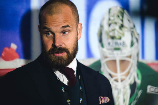 Sanny Lindström, kommentator på TV4 som får hoppa in som