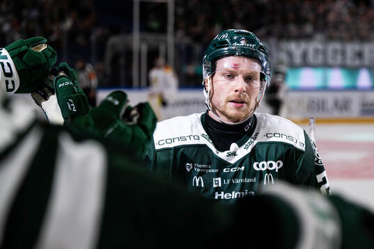 Färjestads Oskar Steen jublar