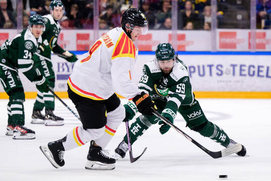 Brynäs Victor Söderström och Färjestads Linus Johansson