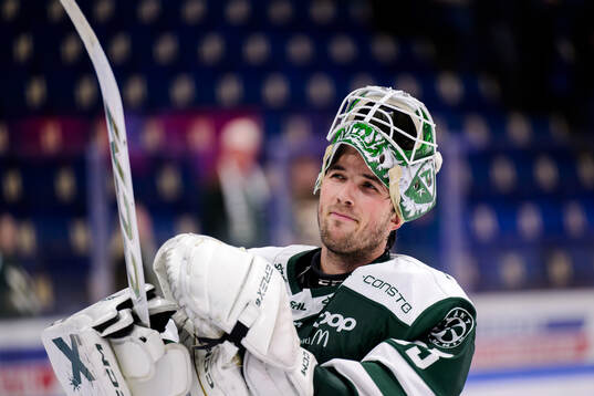 Färjestads målvakt Maxime Lagacé jublar