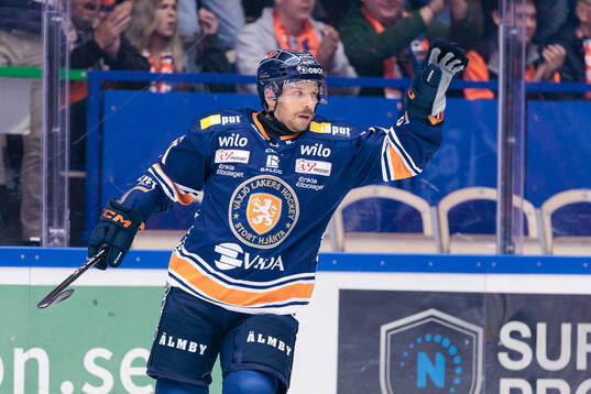 Växjös Brian Cooper jublar