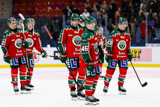 Frölundas Henrik Tömmernes och Dominik Egli  deppar