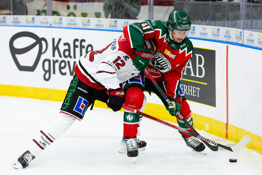 Örebros Noah Steen och Frölundas Nicklas Lasu