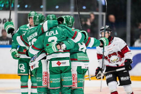 Rögles Michael Kapla jublar
