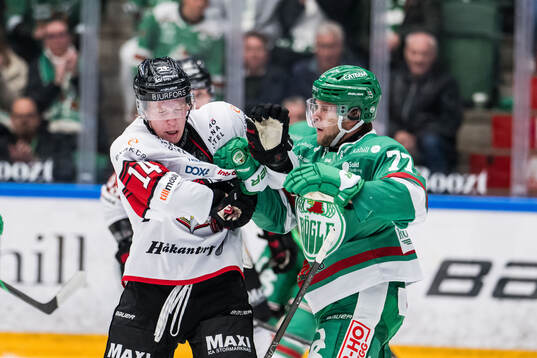 Malmö Redhawks Otto Stenberg och Rögles Jesper Pettersson