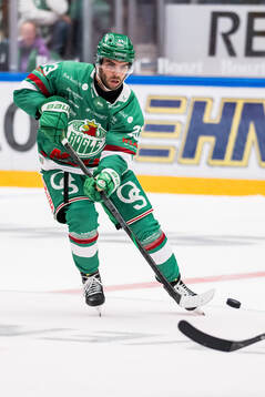 Rögles Josh Dickinson