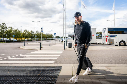 Goalkeeper Johan Dahlin of Malmö FF