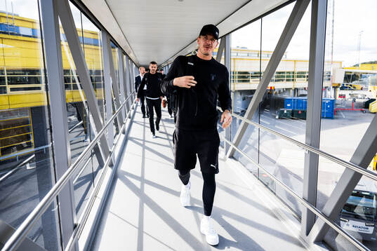 Goalkeeper Johan Dahlin of Malmö FF