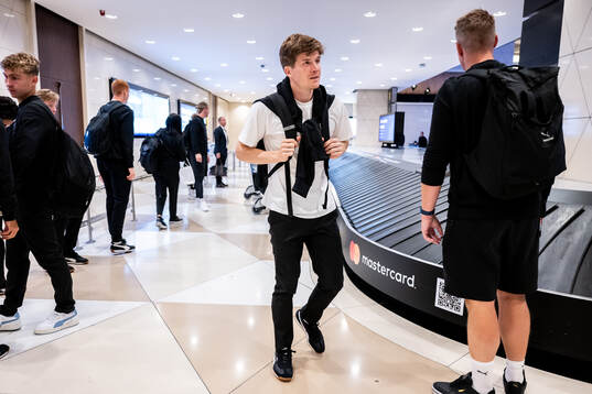 Oliver Berg of Malmö FF arrives in Baku