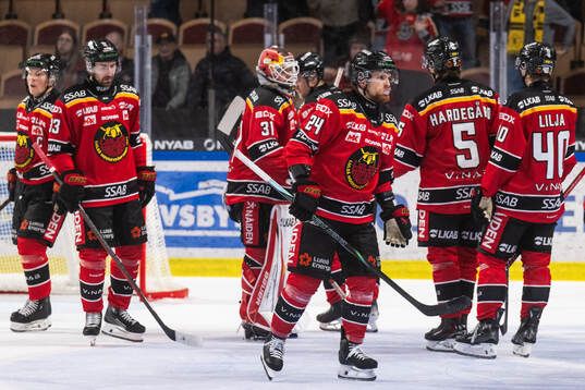 Luleås Brendan Shinnimin deppar med lagkamrater