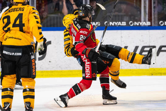 Luleås Brendan Shinnimin och Skellefteås Oskar Nilsson