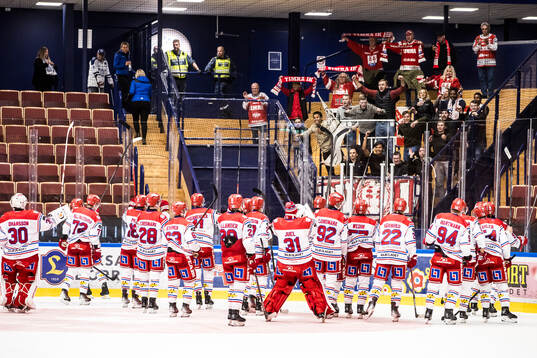 Timrås spelarna jublar
