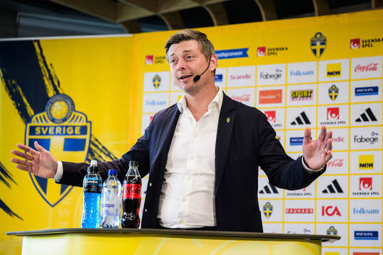 Head coach Jon Dahl Tomasson of the Swedish national