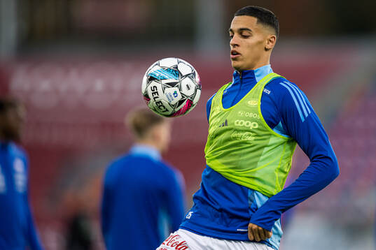 Jones El-Abdellaoui of Vålerenga warms up