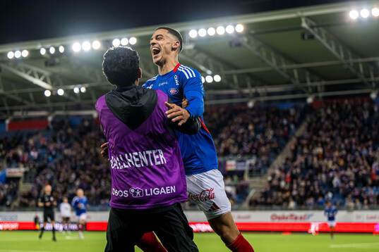 Jones El-Abdellaoui of Vålerenga celebrates