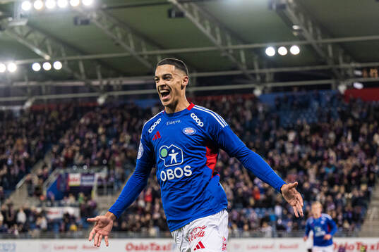 Jones El-Abdellaoui of Vålerenga celebrates