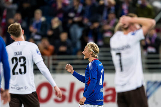 Carl Lange of Vålerenga celebrates