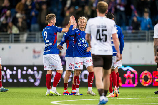Carl Lange of Vålerenga celebrates
