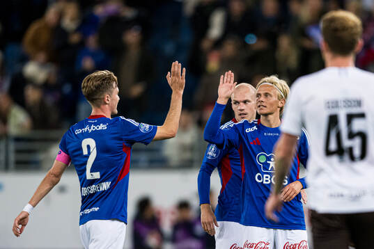 Carl Lange of Vålerenga celebrates