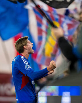 Mees Rijks of Vålerenga celebrates