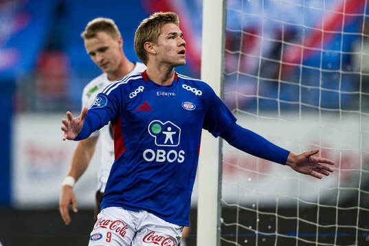 Mees Rijks of Vålerenga celebrates