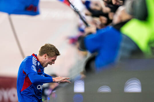 Mees Rijks of Vålerenga celebrates