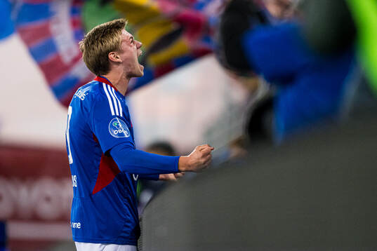 Mees Rijks of Vålerenga celebrates