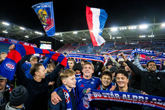 Mees Rijks of Vålerenga celebrates promotion to the