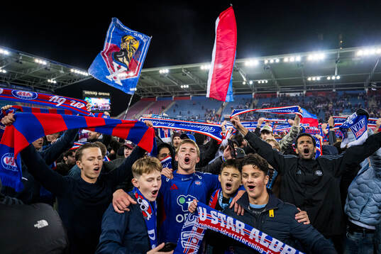 Mees Rijks of Vålerenga celebrates promotion to the