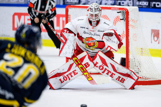 Almtunas målvakt Oskar Blomgren