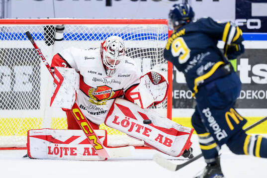Almtunas målvakt Oskar Blomgren