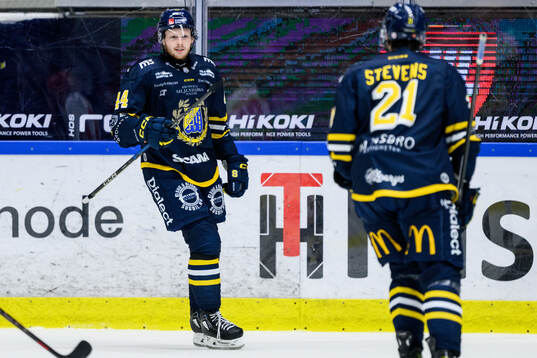 Södertäljes Carter Souch jublar