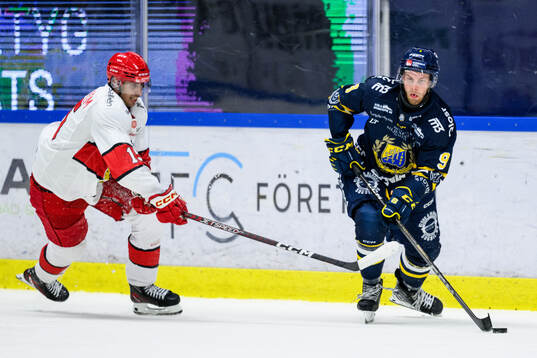 Almtunas Marcus Karlström och Södertäljes Viktor Grahn