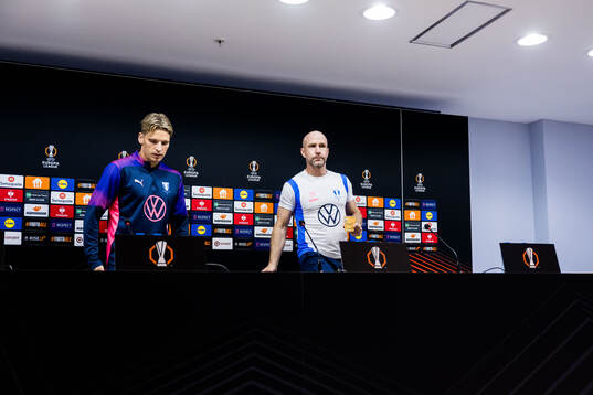 Jens Stryger Larsen and Head coach Henrik Rydström of