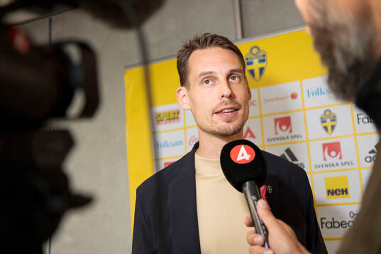 Head coach Daniel Bäckström of the