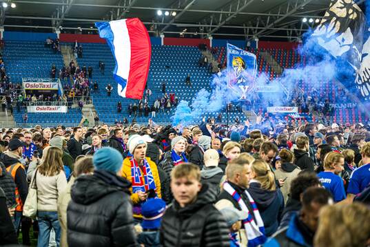 Spectators celebrates promotion to the Eliteserien