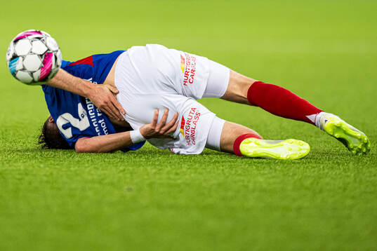 Christian Borchgrevink of Vålerenga in pain