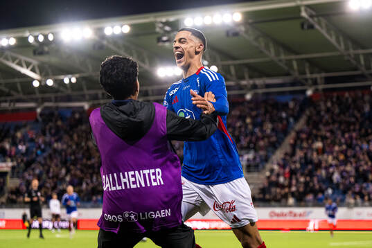 Jones El-Abdellaoui of Vålerenga celebrates