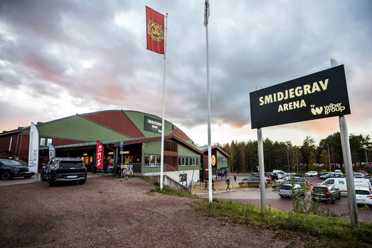 Smidjegrav Arena innan ishockeymatchen i Hockeyallsvenskan