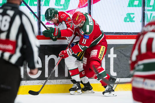 Frölundas Henrik Tömmernes och MoDos Alexander True