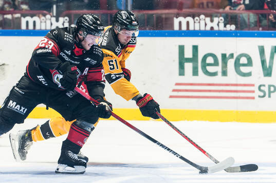 Malmö Redhawks Christoffer Forsberg och Luleås Markus