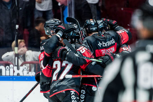 Malmö Redhawks Fredrik Händemark jublar
