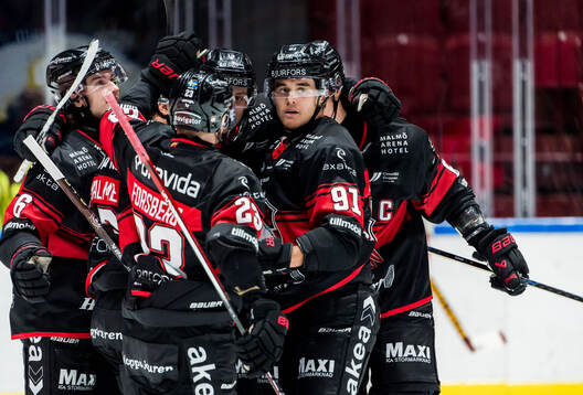 Malmö Redhawks Axel Sundberg jublar