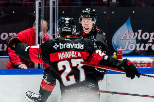 Malmö Redhawks Lassi Thomson jublar