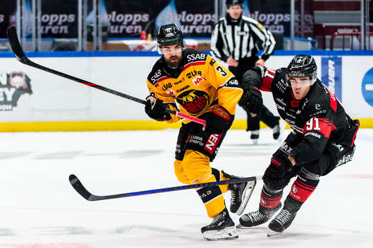 Luleås Frederic Allard och Malmö Redhawks Axel Sundberg