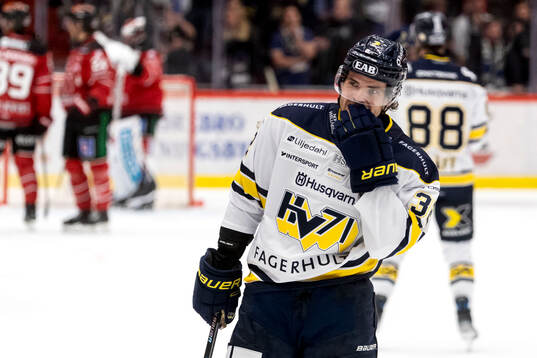 HV71s Oscar Engsund deppar