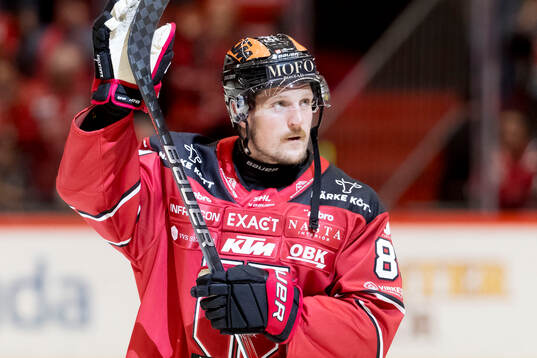 Örebros Patrik Karlkvist jublar
