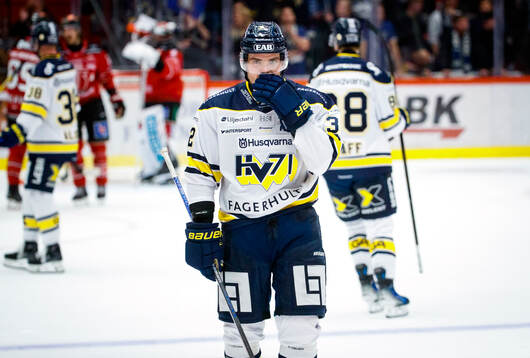 HV71s Oscar Engsund deppar